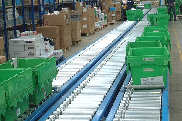 Amber Automation sorgt für einen Schub bei der Auftragskommissionierung bei Unichem (Alliance Healthcare) Amber Automation Provide a Boost for Order Picking at Unichem (Alliance Healthcare)