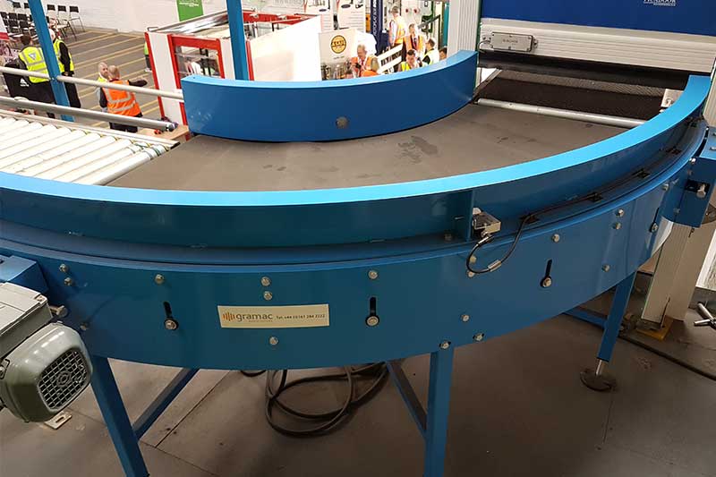 Bandkurven für die Intralogistik Belt Curves for Intralogistics