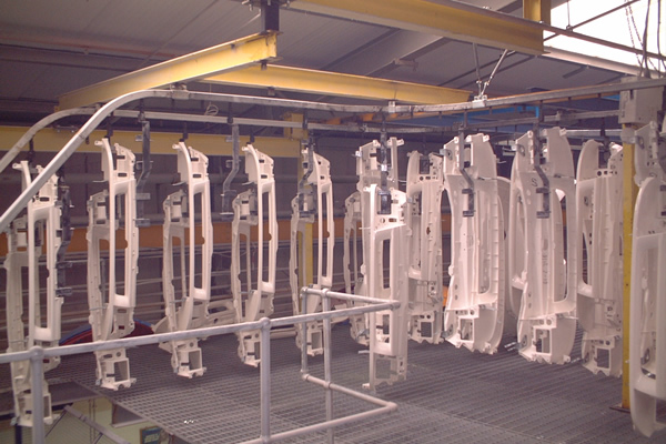 MCM Powertrack Hängeförderer MCM Powertrack Overhead Conveyors