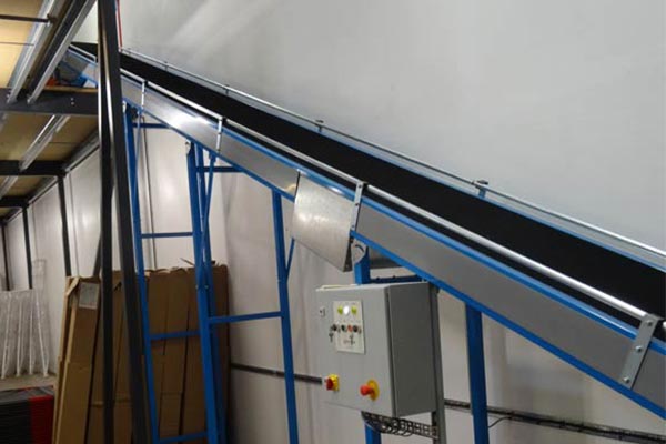 Zwischengeschoss-Schrägförderer Mezzanine Floor Incline Conveyor