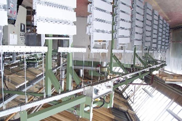 Geschlossener Powertrack Enclosed Powertrack
